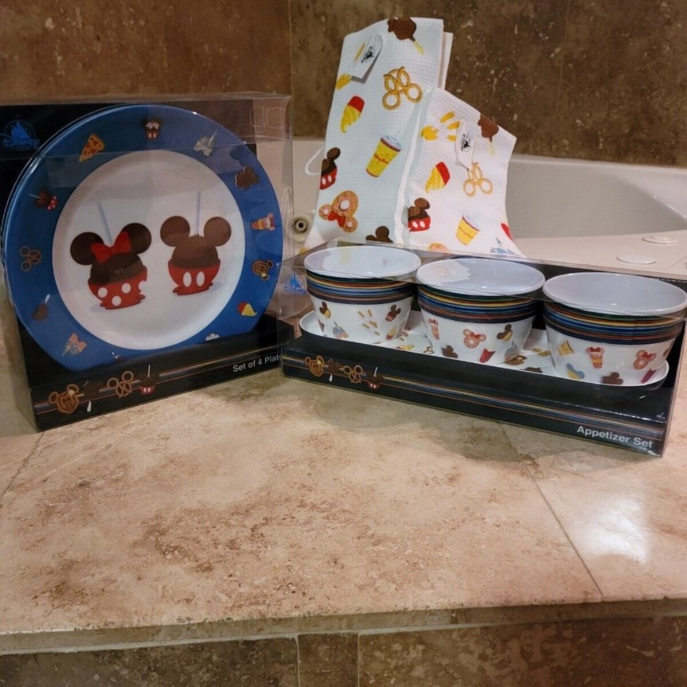 NWT Matching Disney ICON Set of 4 plates, Appetizer & Towel Sets